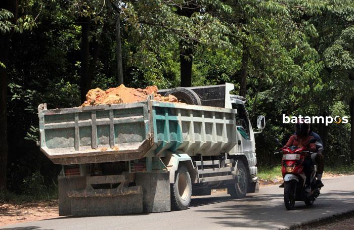 Truk Pelangsir Tanah Dalil Harahap6