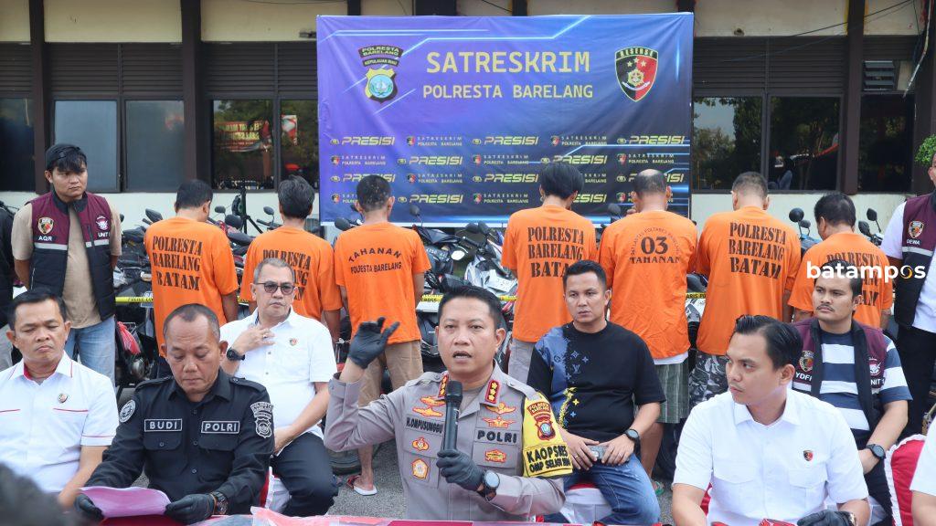 Judi Dadu dan Sabung Ayam 2 F Cecep Mulyana