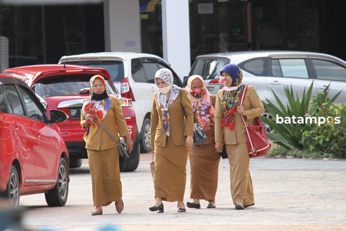 Pegawai Pemko Batam 1 F Cecep Mulyana