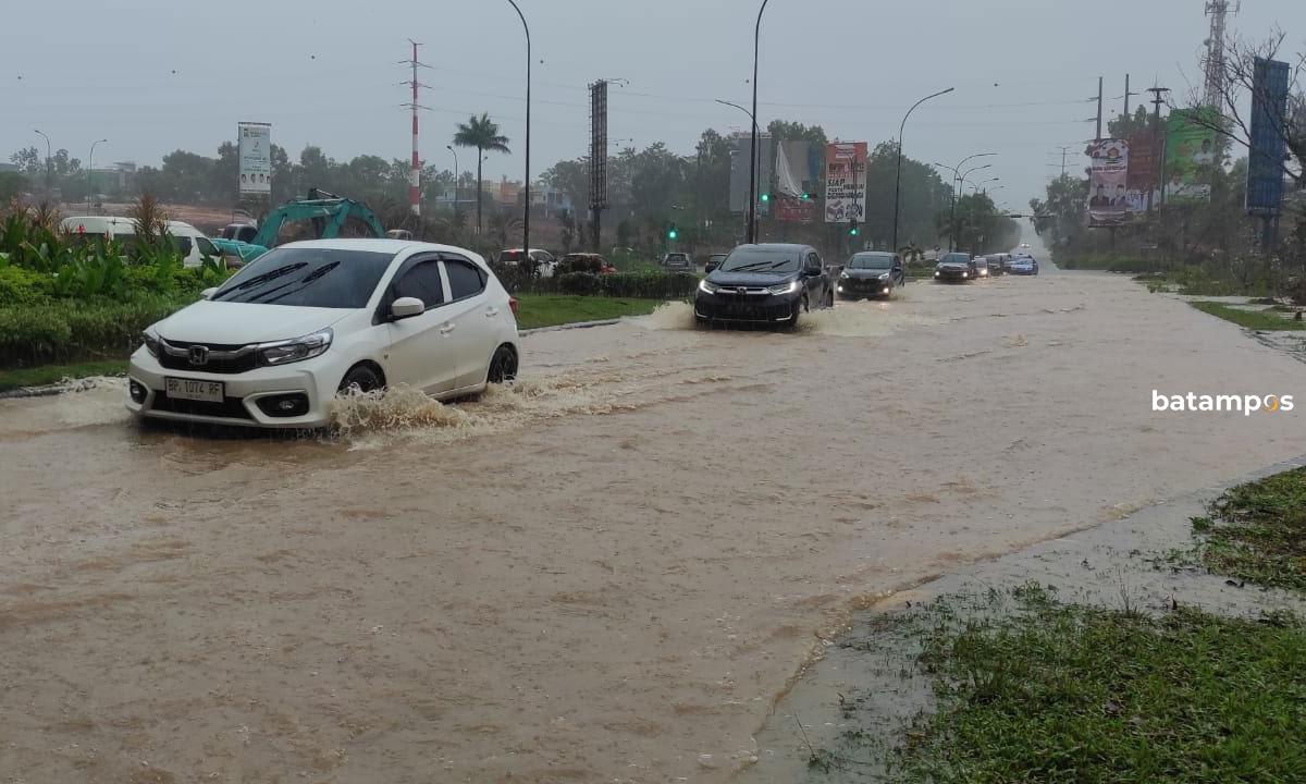 banjir dekat bandara