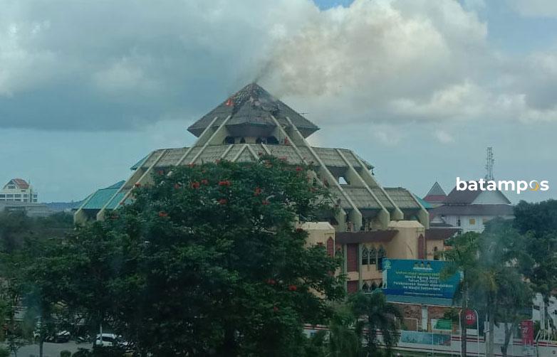 masjid agung kebakar