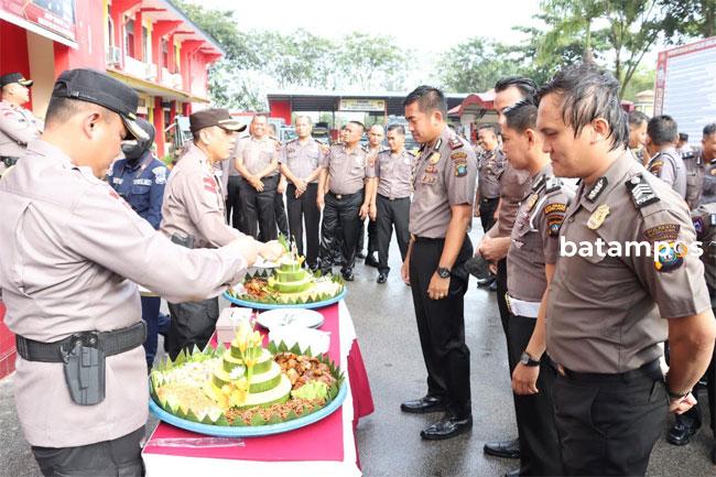 75 Personel Polresta Naik Pangkat - Metropolis