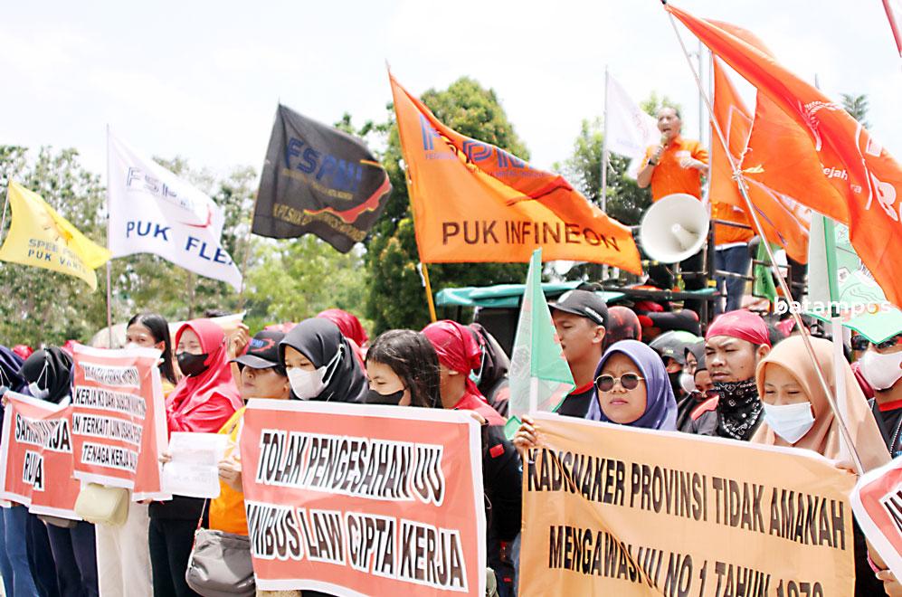 Perppu Ciptaker Disahkan, Buruh: Bagi Kami Ini Sebuah Pelanggaran Norma ...