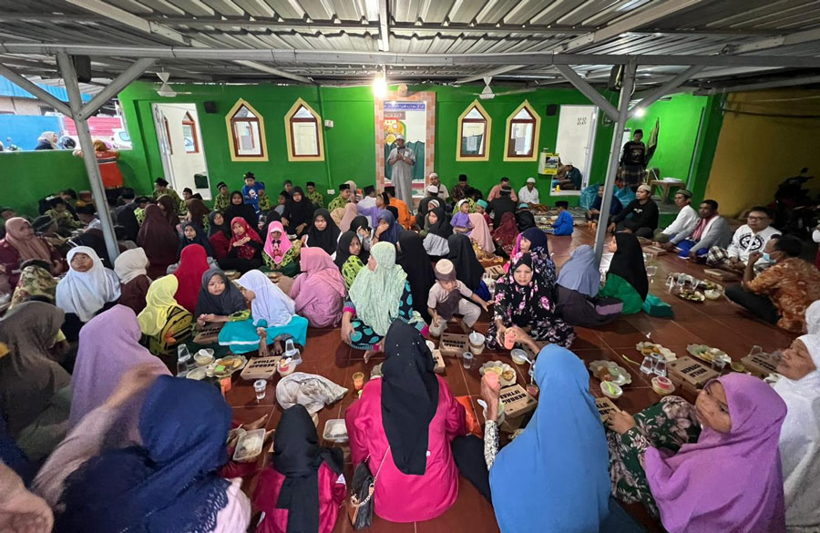 Berbagi Ifthar Ramadan Bersama Batam Pos Bagikan 200 Paket Berbuka