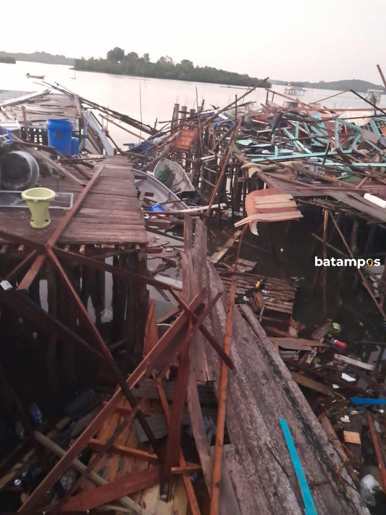 83 Rumah di Pulau Kasu Porak Poranda Akibat Angin Puting Beliung. 