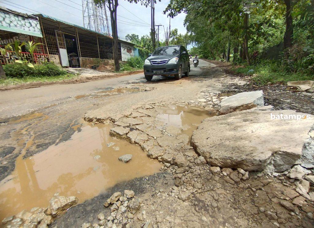 Jalan Ruska Parah Dalil Harahap 6