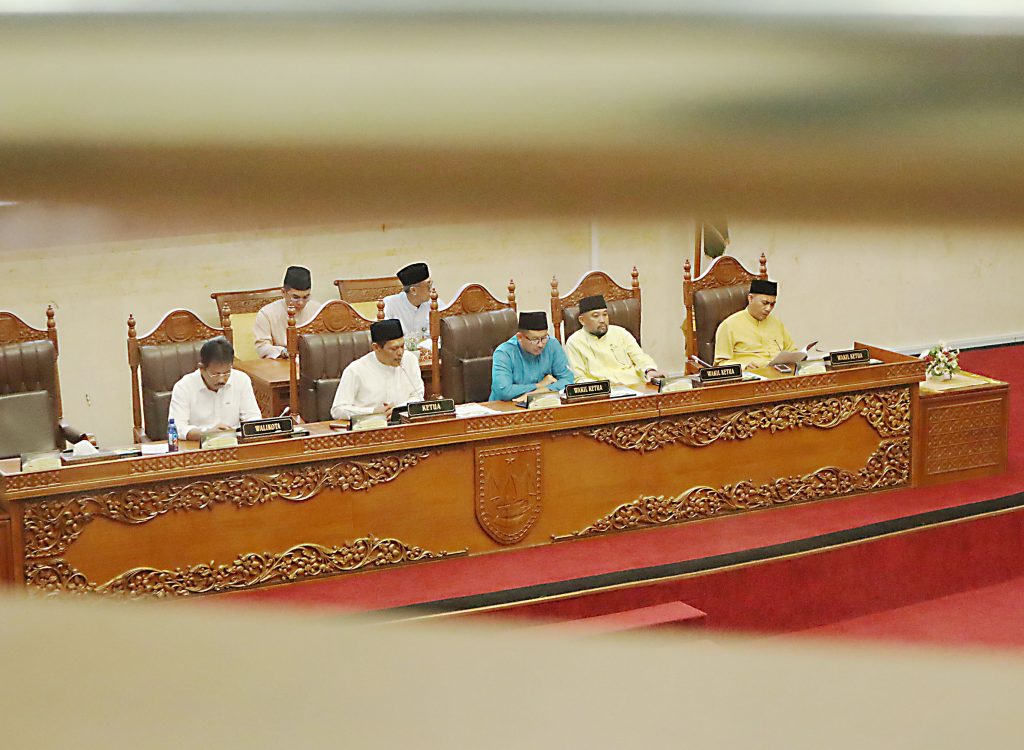 1. Rapat Paripurna 2 F Cecep Mulyana