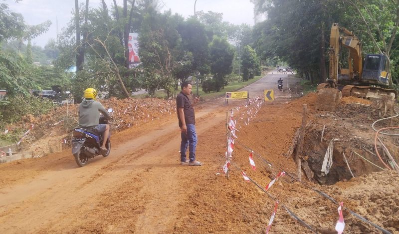 Dua Jalur Jalan Amblas Di Tiban Sudah Bisa Dilalui Metropolis 4091