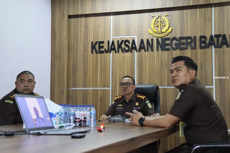 penyerahan Uang Restitusi kepada Korban TPPO 1 F Cecep Mulyana e1704261146775