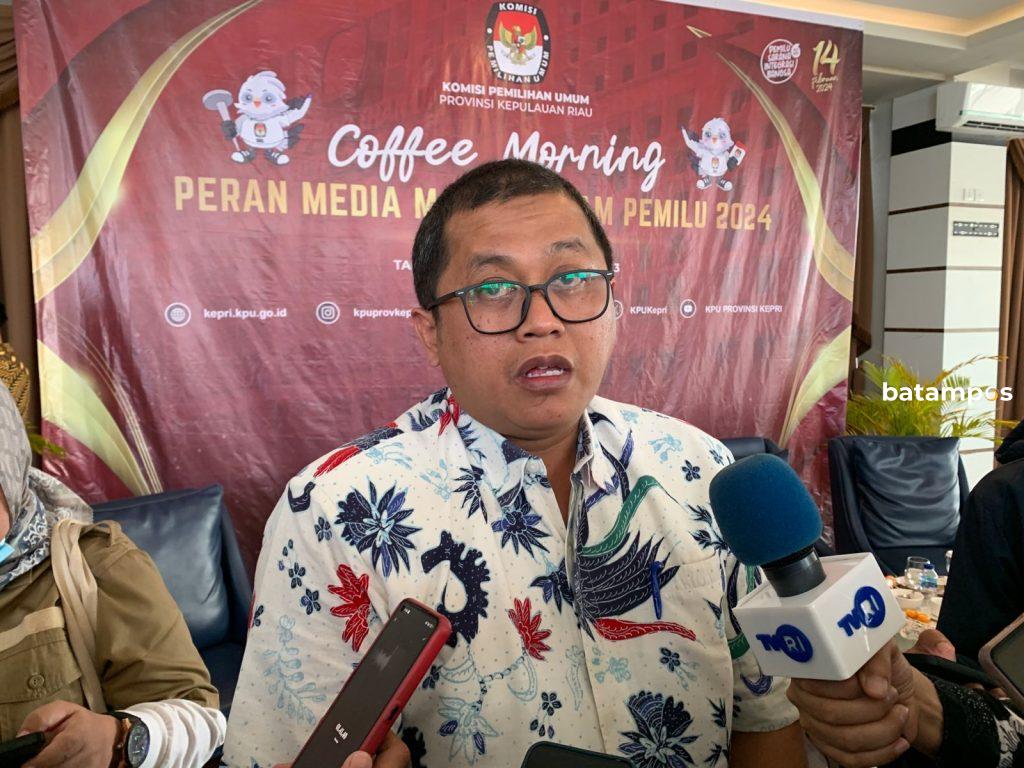 Banyak TPS di Batam bermasalah, mulai dari kekurangan surat suara dan surat suara tercoblos. 