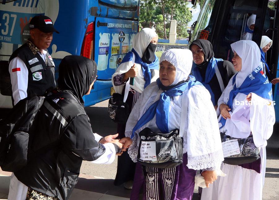 Jemaah Calon Haji 3 F Cecep Mulyana