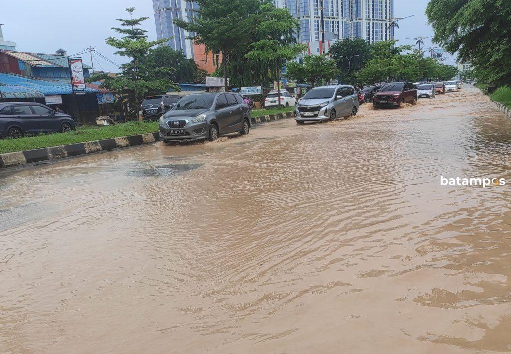 Genangan Air Hujan 3 F Cecep Mulyana