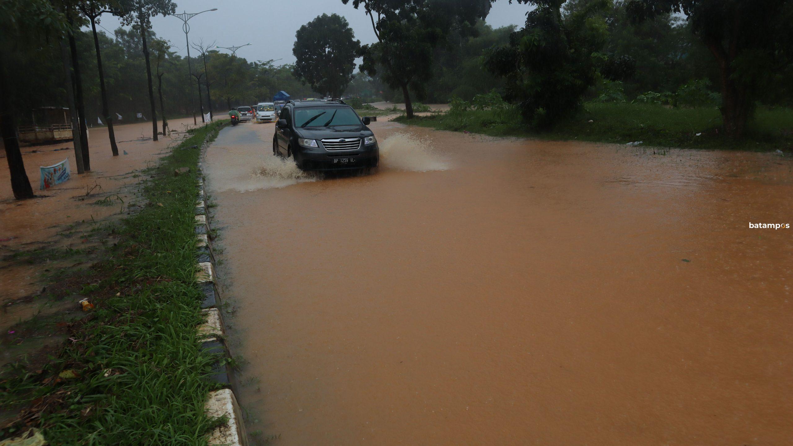 Jalan Raja Isa Banjir 2 F Cecep Mulyana scaled