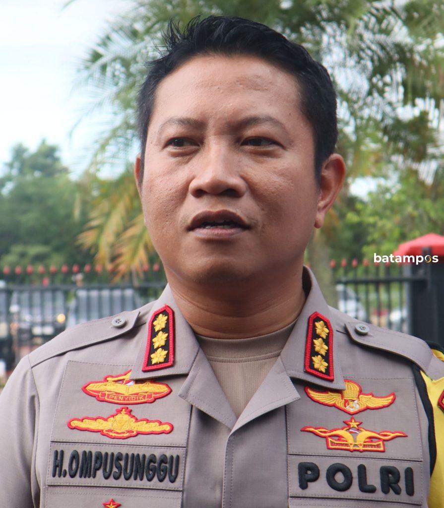 Kapolresta Barelang Kombes Pol. Heribertus Ompusunggu 2 F Cecep Mulyana