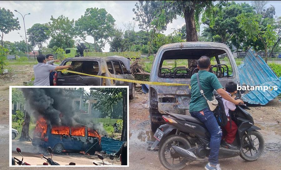 mobil kebakar