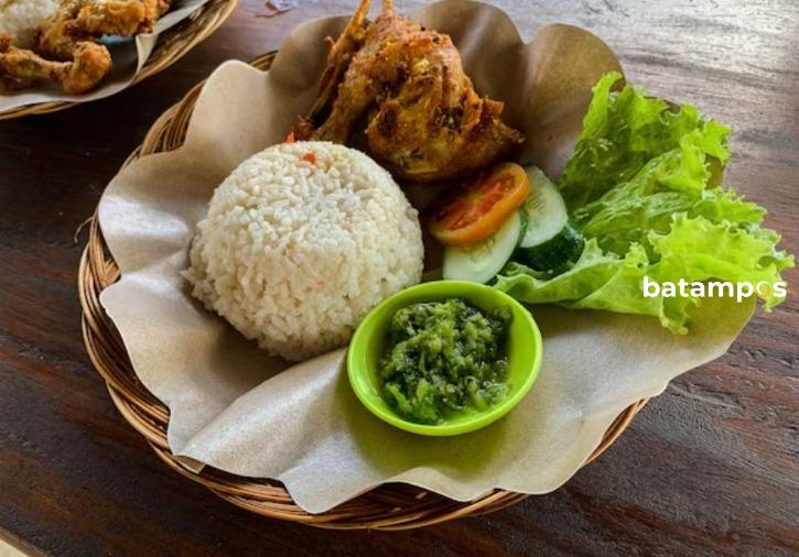 Ayam penyet sambel ijo